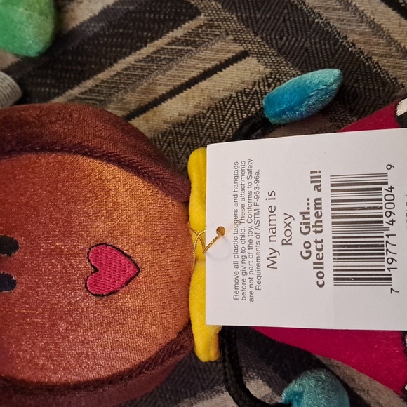 2GRRRLS by Mary Meyer.  Looie, Tutti, Roxy & Rella. Stuffed dolls. Girl Power!! - Picture 8 of 11